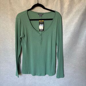 Eddie Bauer Henley Ribbed Green Long Sleeve Scoop Neck size M Classic Outdoor